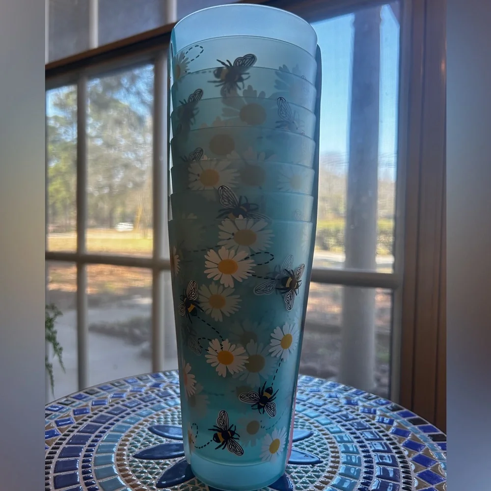 Bee plastic tumblers